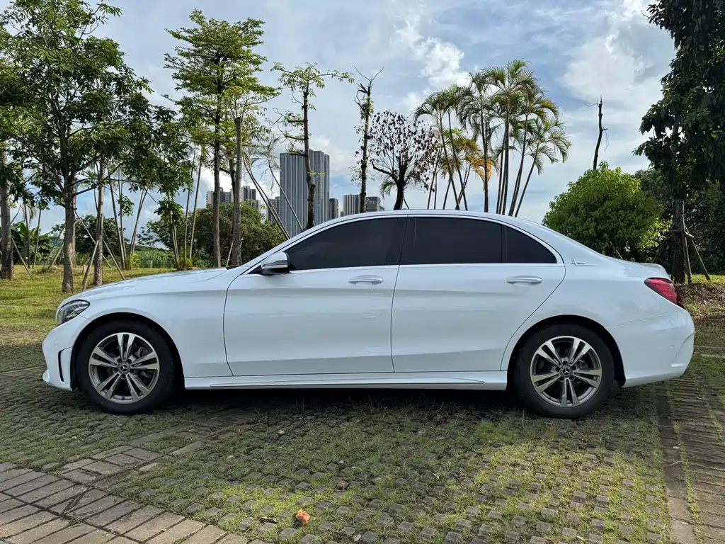Mercedes-Benz C-Class 2021