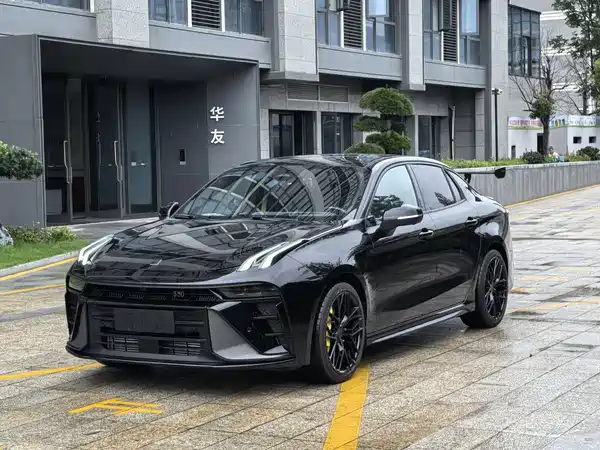 Lynk & Co 03 2025