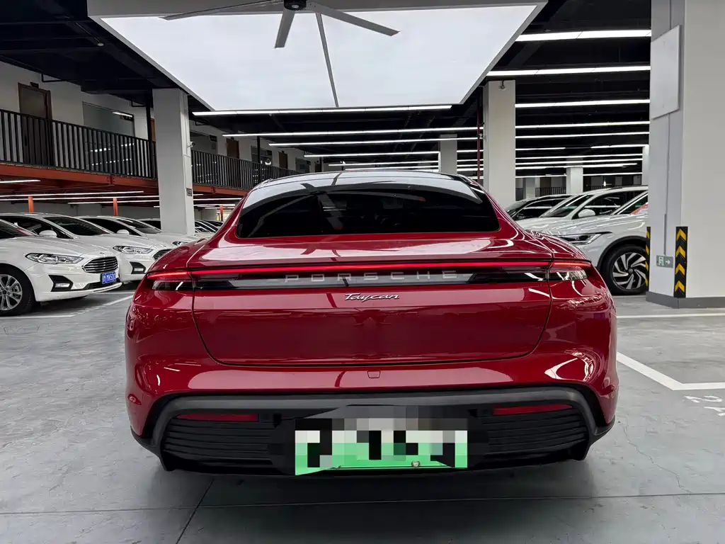 Porsche Taycan 2021 — фото 18