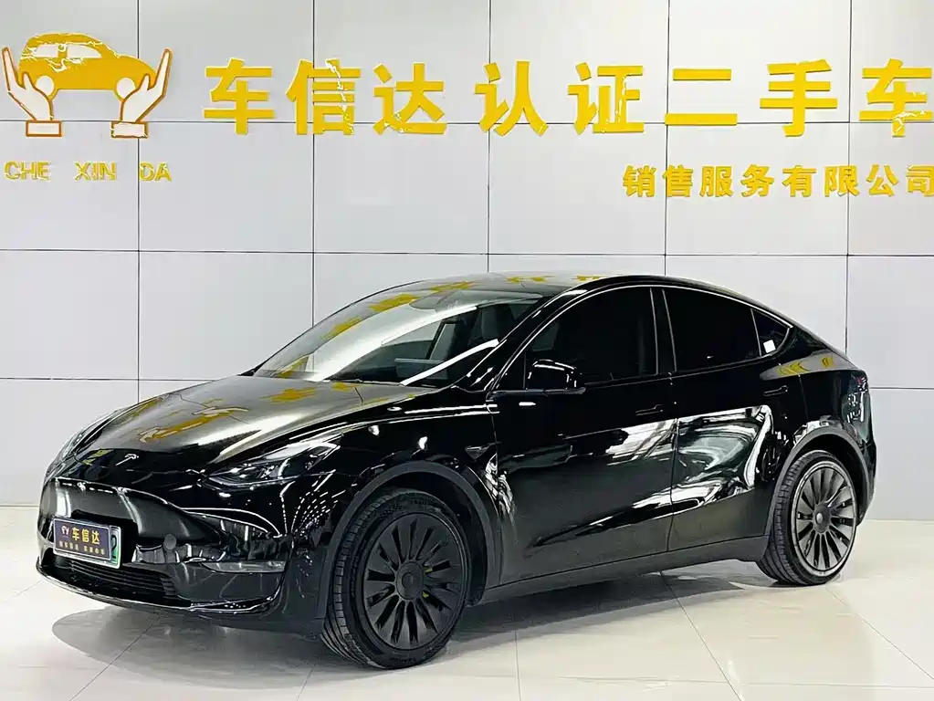 Tesla Model Y 2024