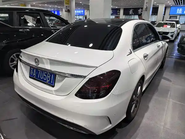 Mercedes-Benz C-Class 2021