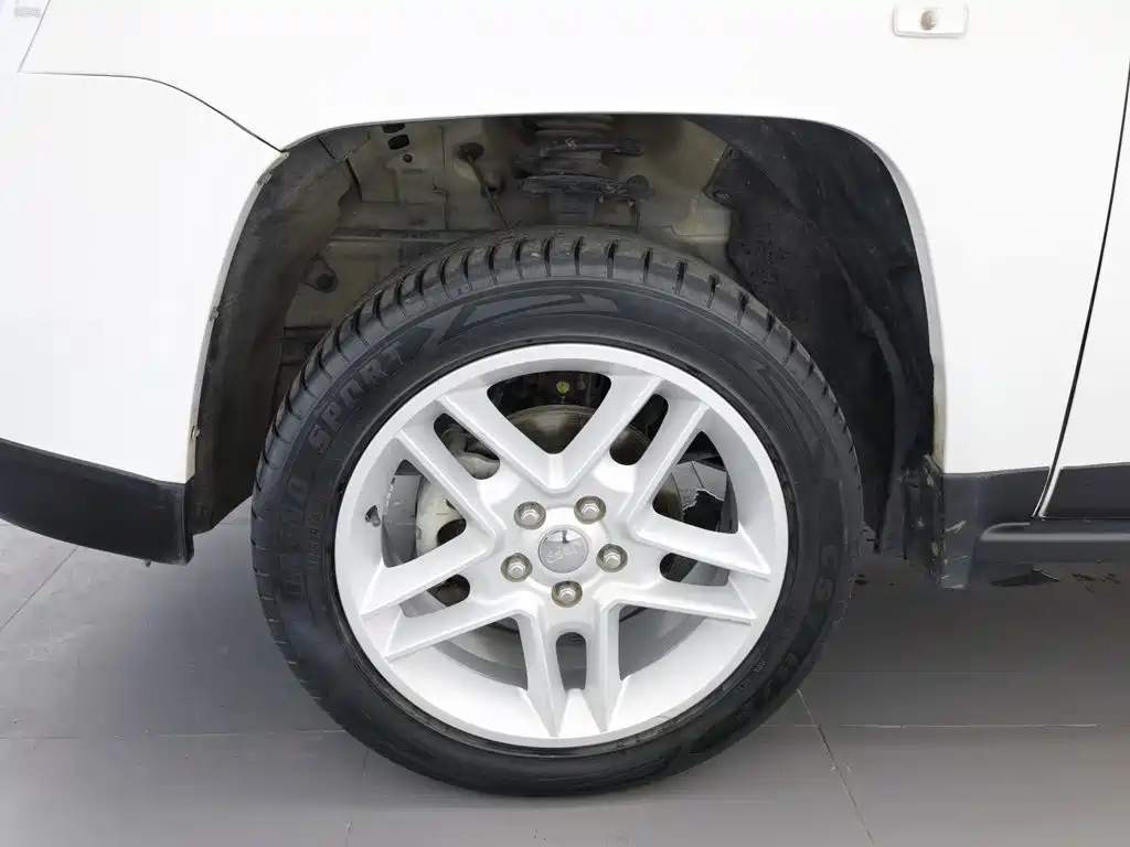 Jeep Compass 2013 — фото 17