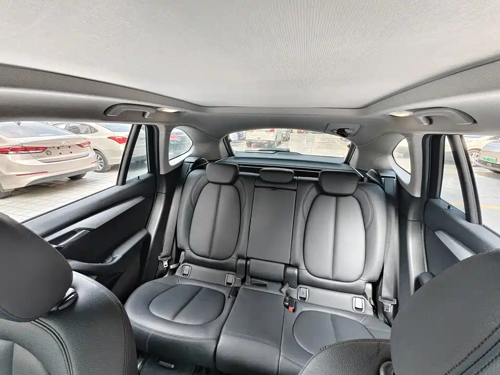 BMW X1 2018 — фото 15