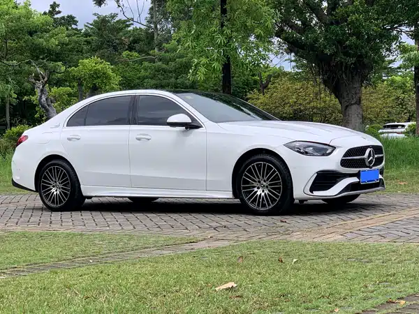 Mercedes-Benz C-Class 2024