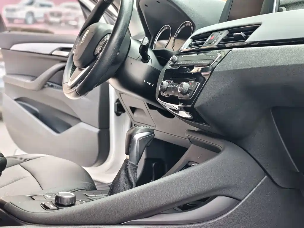 BMW X1 2018 — фото 11