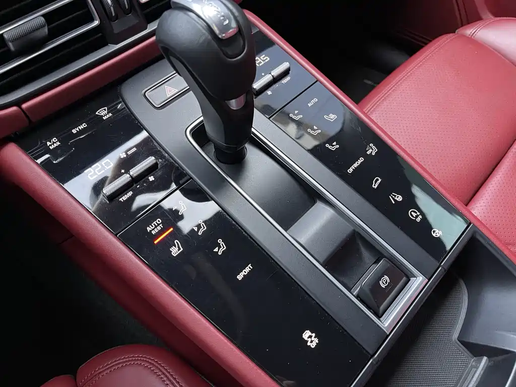 Porsche Macan 2023 — фото 12