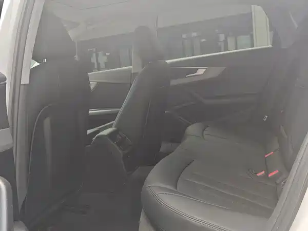 Audi A4L 2018