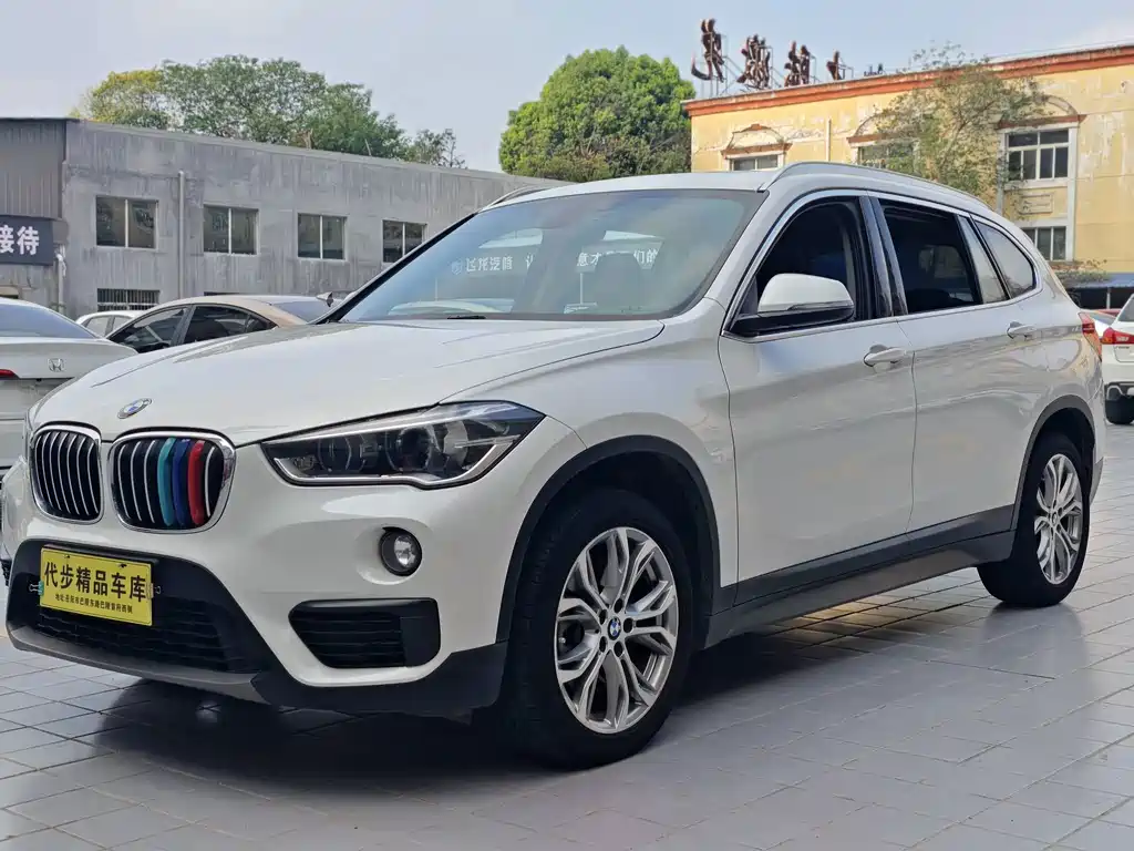BMW X1 2018 — фото 1