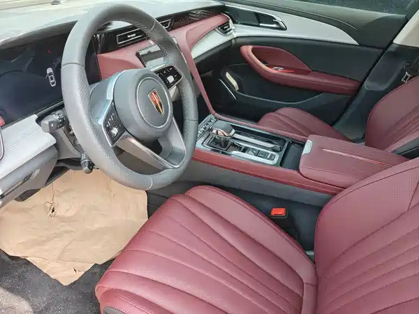 Hongqi H5 2025