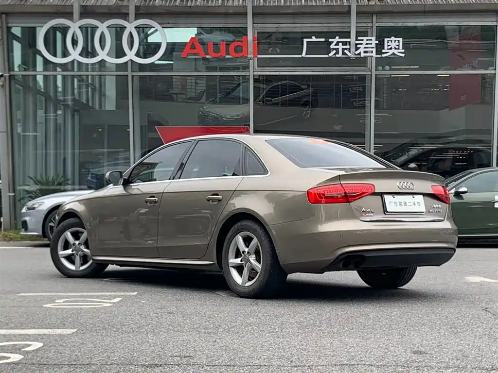 Audi A4L 2014