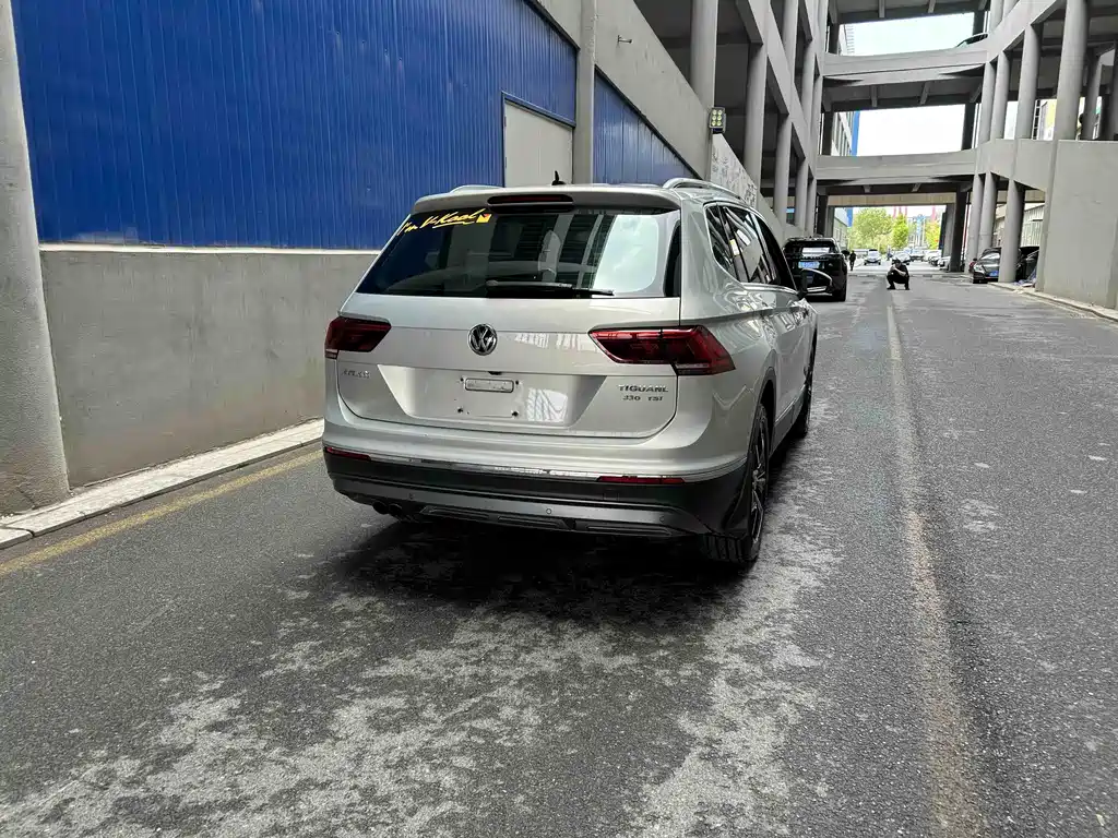 Volkswagen Tiguan L 2017 — фото 8