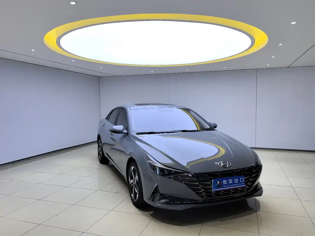 Hyundai Elantra 2023 — фото 3