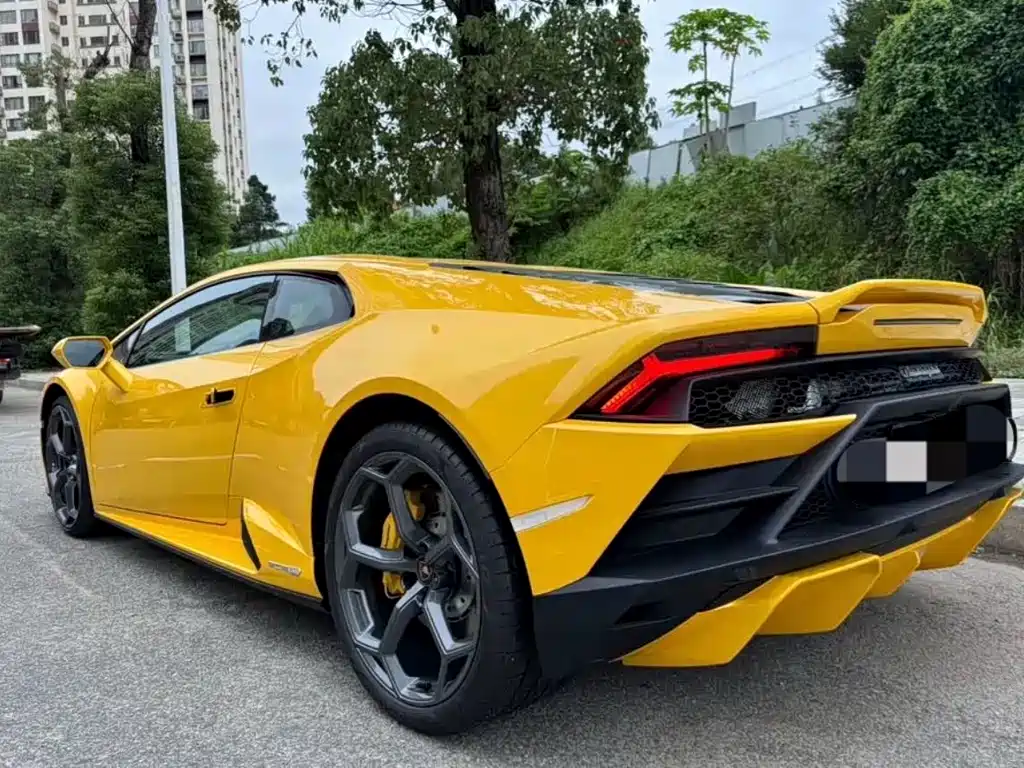 Lamborghini Huracán 2021