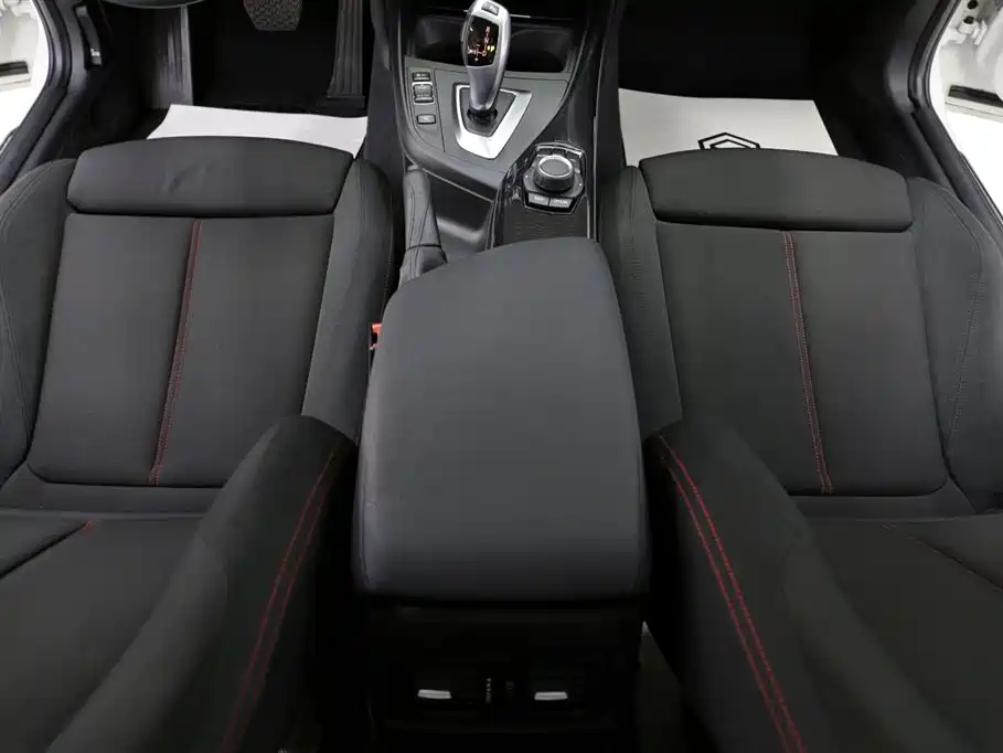 BMW 1 Series 2015 — фото 10