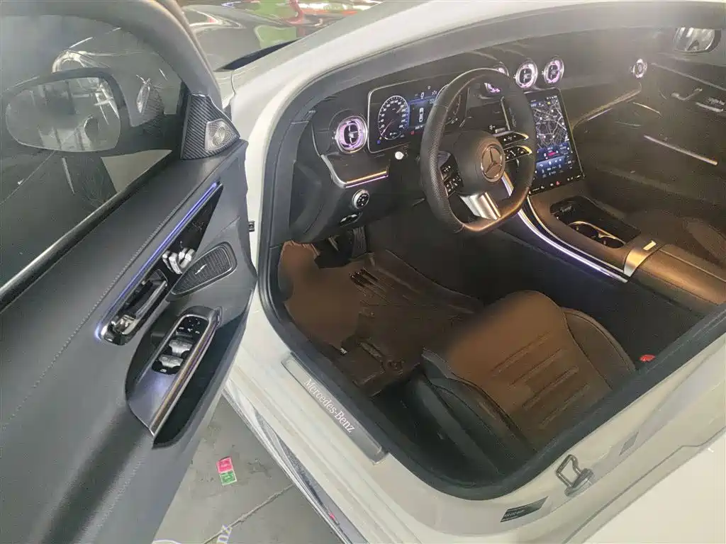 Mercedes-Benz C-Class 2023 — фото 12