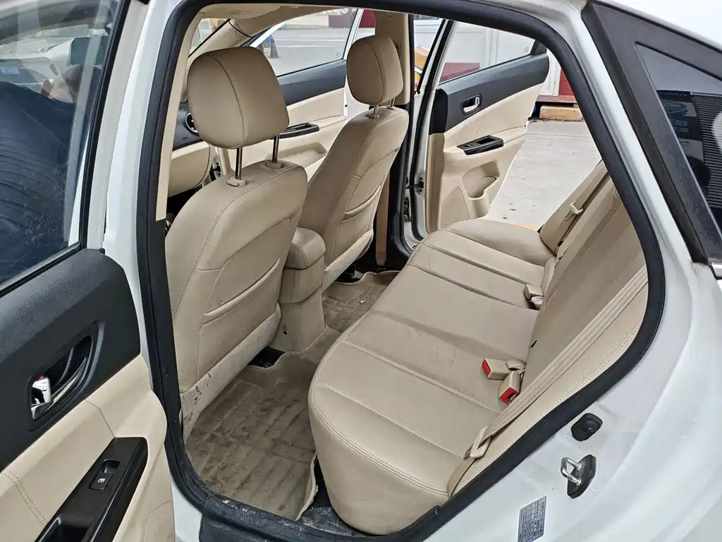 Changan Eado 2015 — фото 10