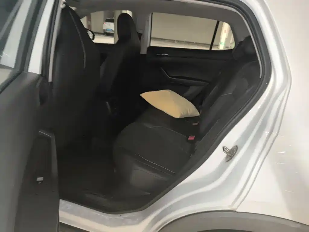 Volkswagen T-Cross 2019 — фото 13