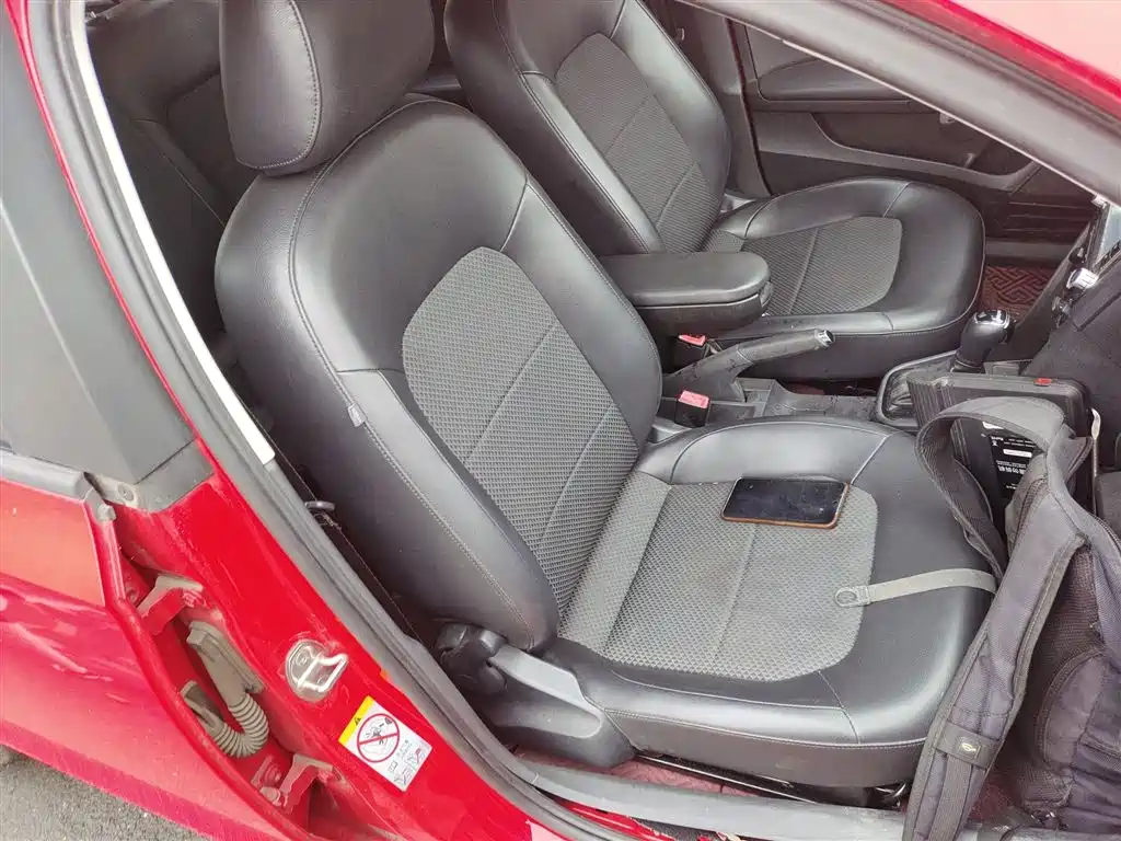 Skoda Rapid Spaceback 2015 — фото 20
