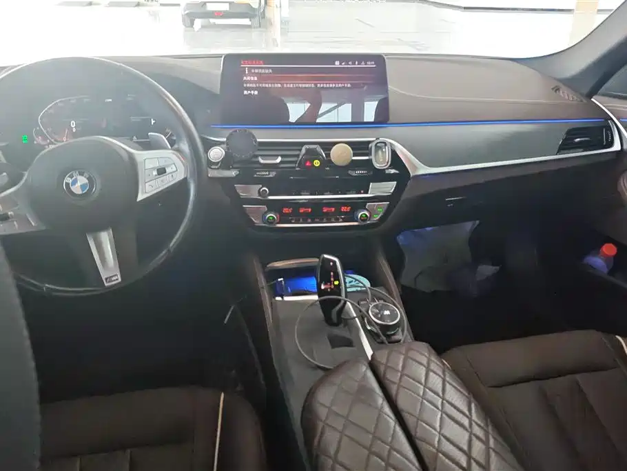 BMW 5 Series 2023 — фото 13