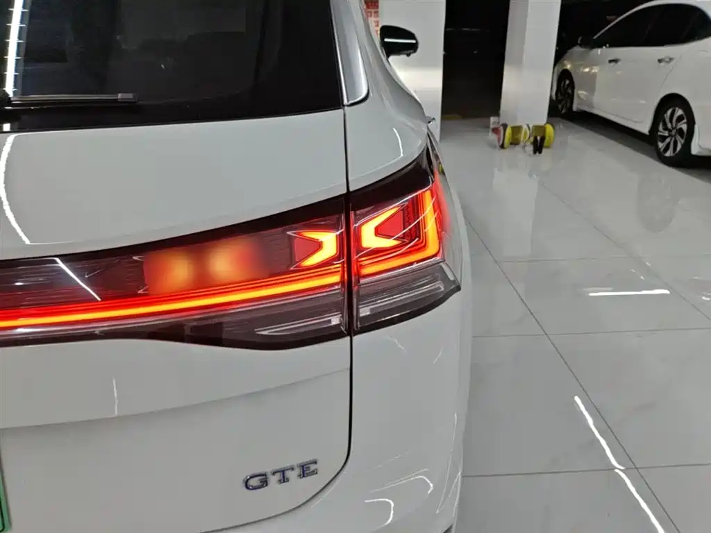 Volkswagen GTE PHEV 2023 — фото 8