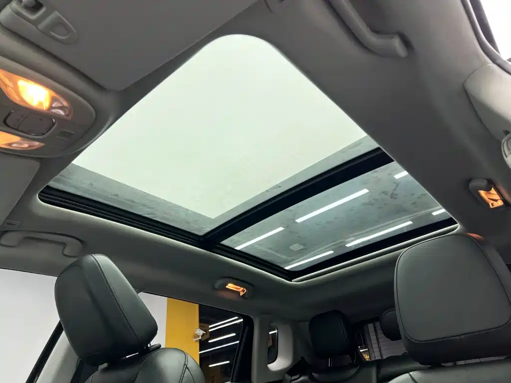 Jeep Compass 2017 — фото 16