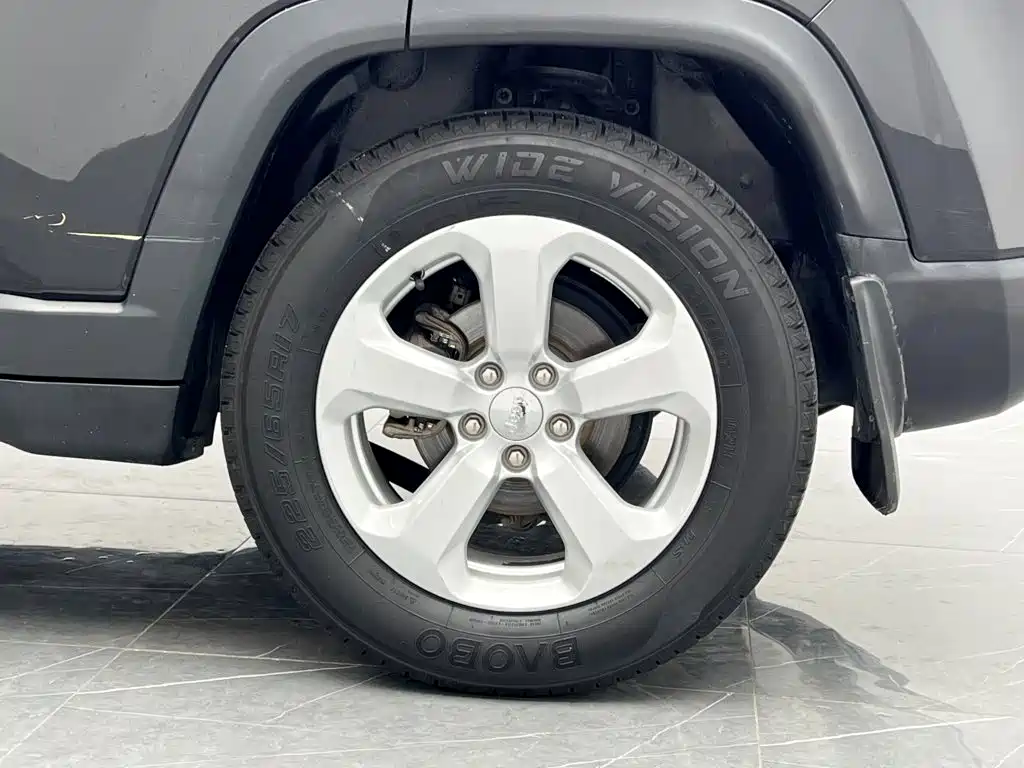 Jeep Compass 2017 — фото 24
