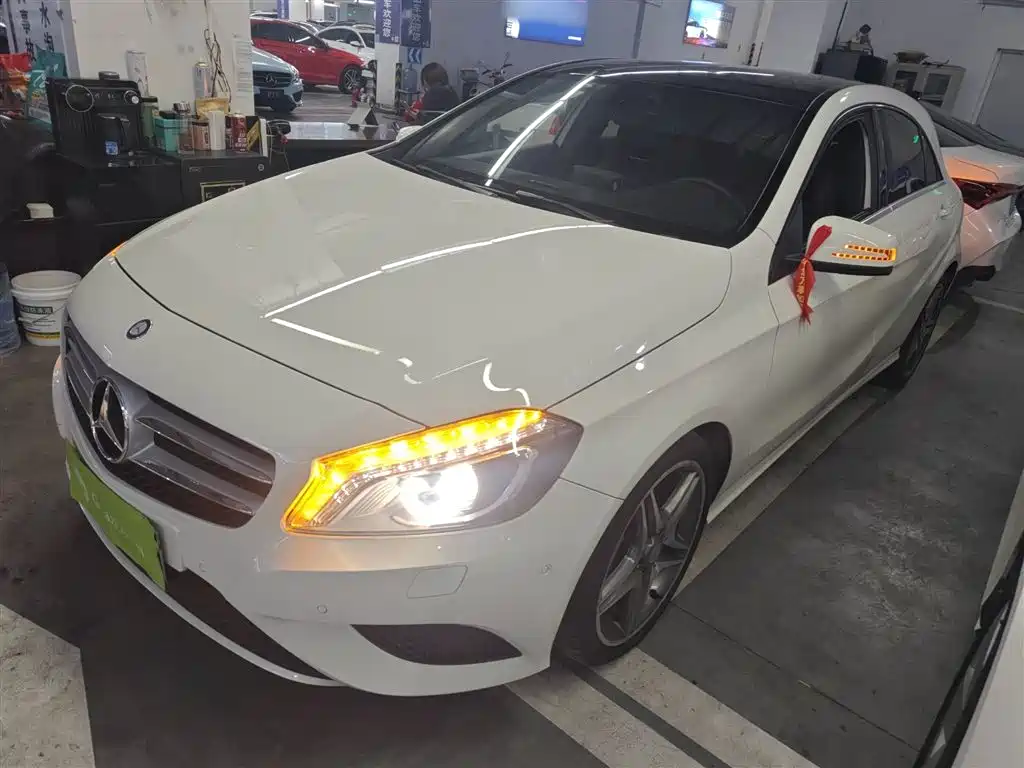 Mercedes-Benz A-Class 2015 — фото 1