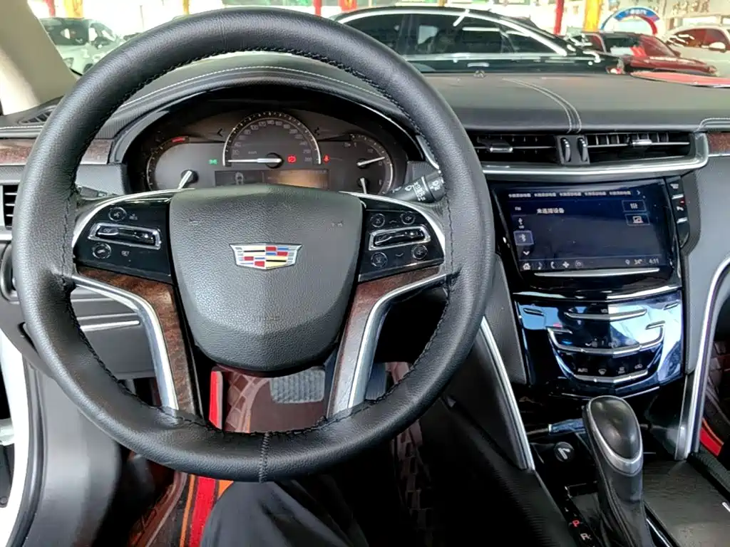 Cadillac XTS 2018 — фото 10