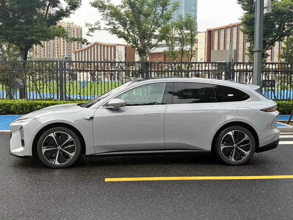 NIO ET5T 2025