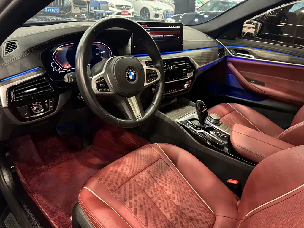 BMW 5 Series 2022 — фото 14