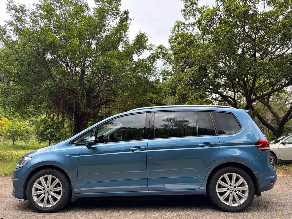 Volkswagen Touran 2020 — фото 4