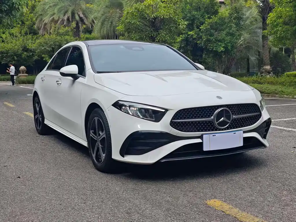 Mercedes-Benz A-Class 2024 — фото 1