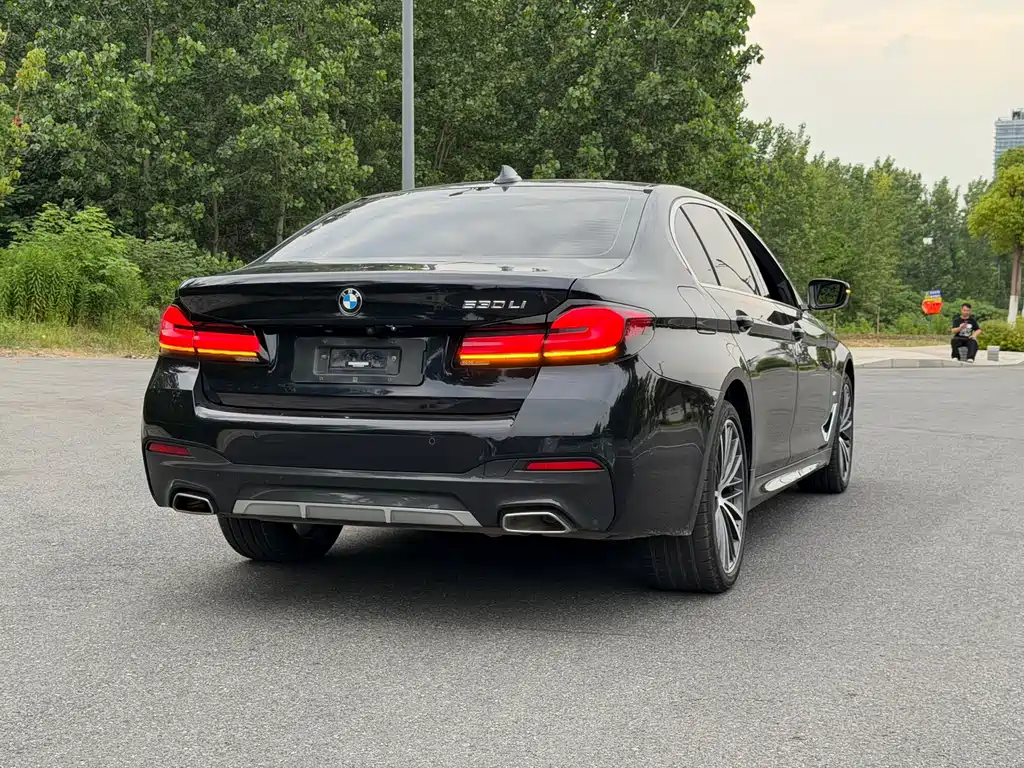 BMW 5 Series 2022 — фото 14