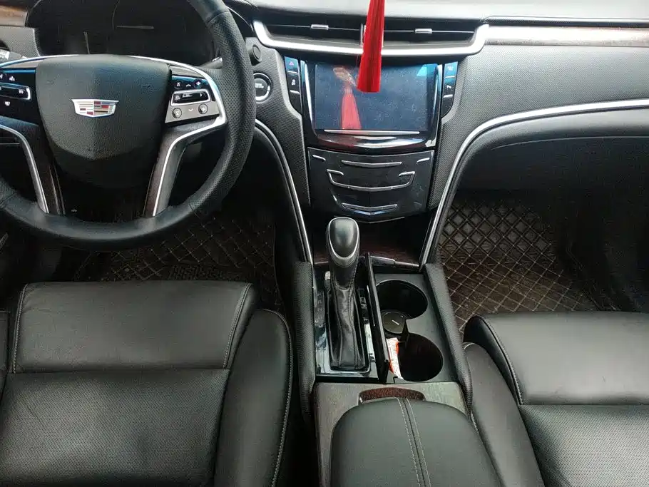 Cadillac XTS 2018 — фото 16