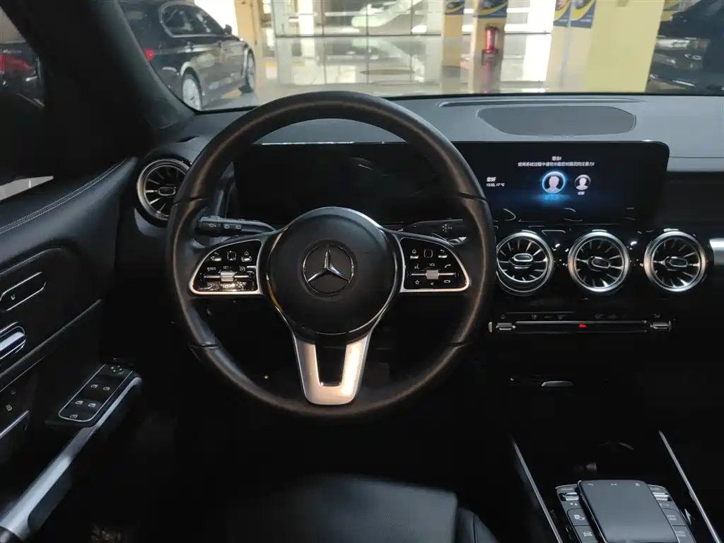Mercedes-Benz GLB 2023 — фото 11