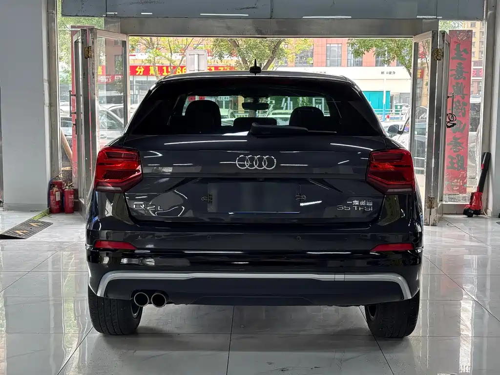 Audi Q2L 2019