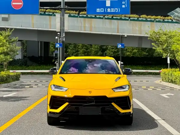 Lamborghini Urus 2023