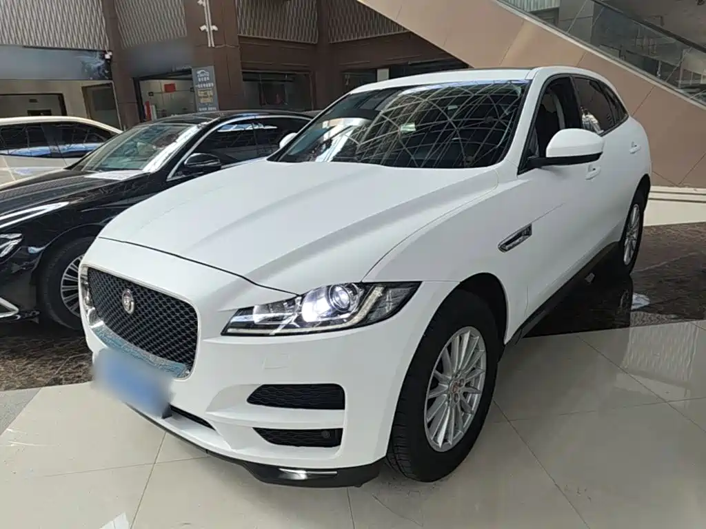 Jaguar F-PACE 2018 — фото 1