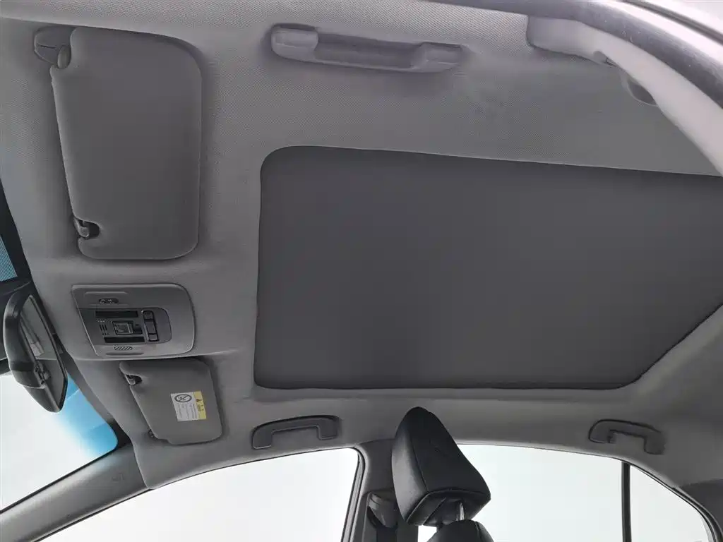 Toyota Camry 2023 — фото 14