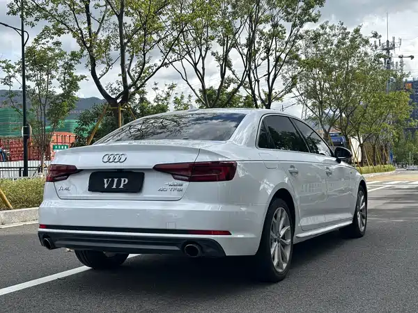 Audi A4L 2018