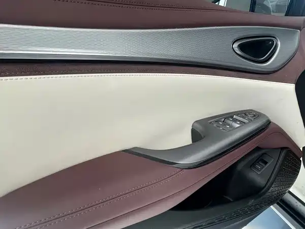 BYD Seal 07 DM-i 2024