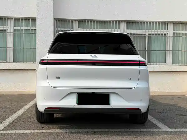 Li Auto L6 2024