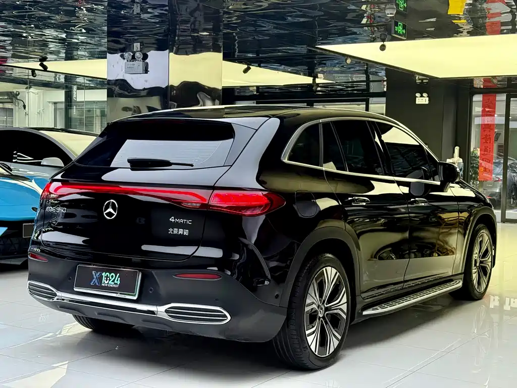 Mercedes-Benz EQE SUV 2023 — фото 15