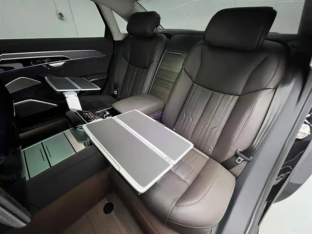 Audi A8 2021 — фото 13