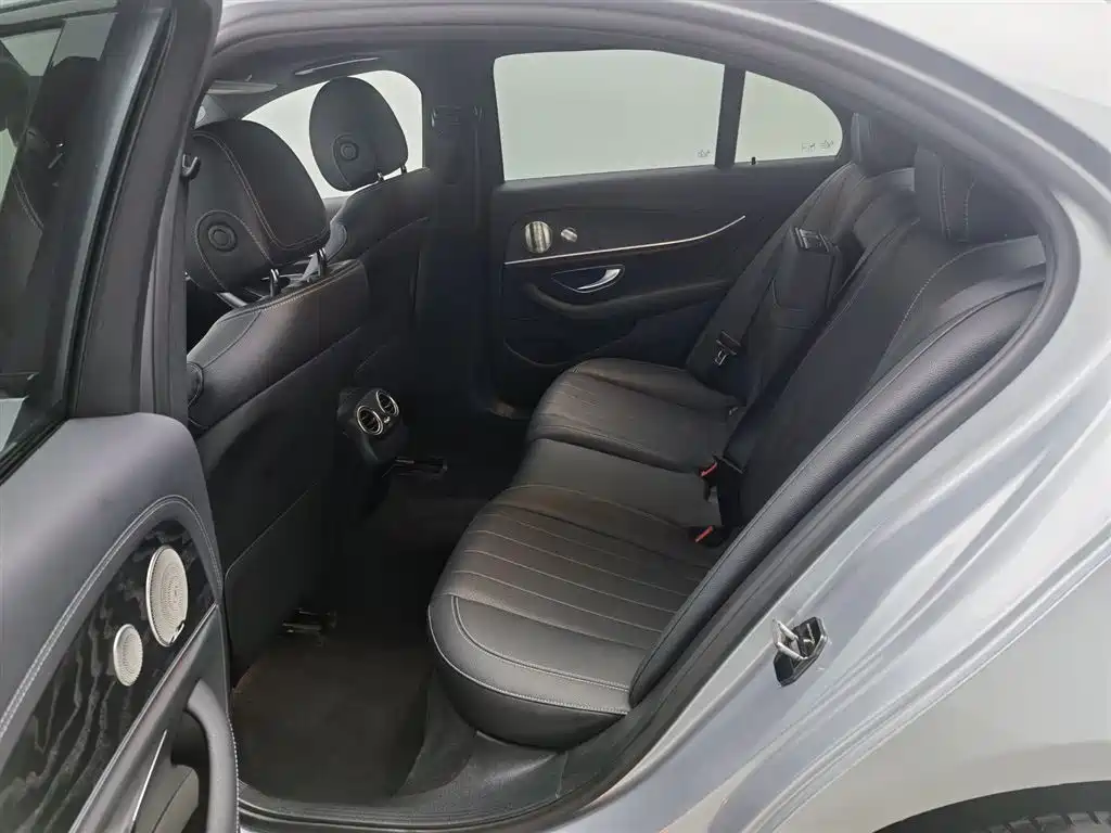 Mercedes-Benz E-Class 2021 — фото 15