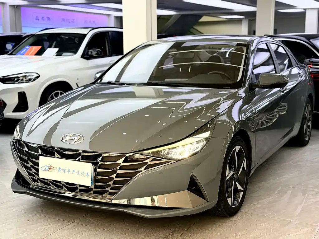 Hyundai Elantra 2022