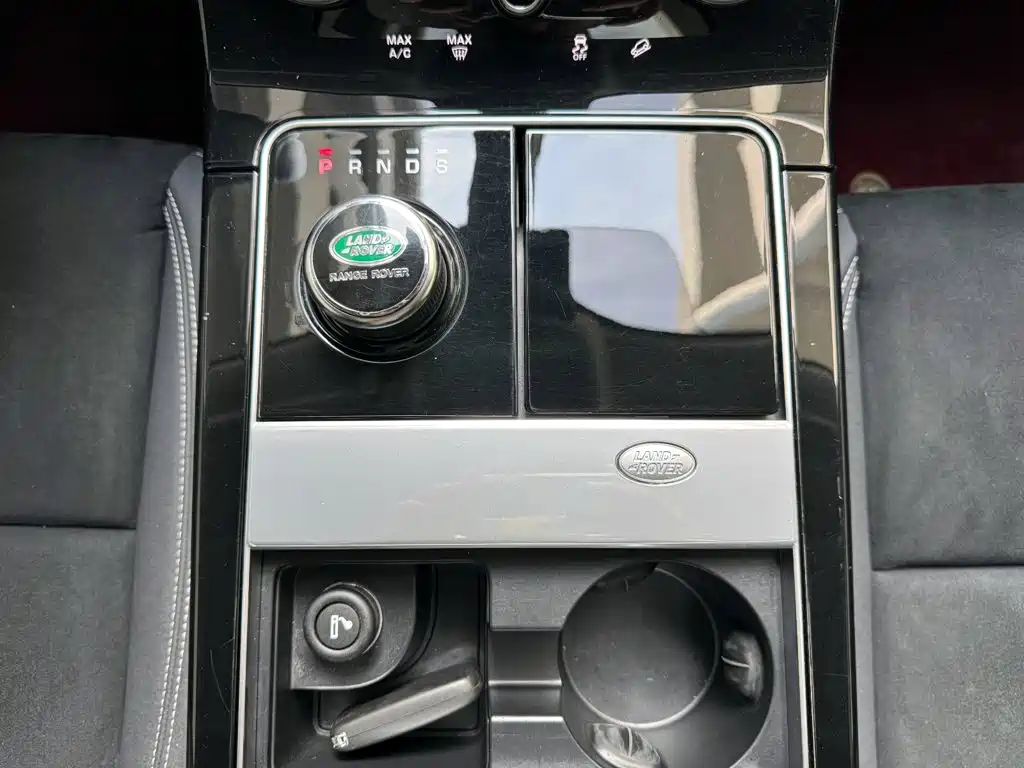 Land Rover Range Rover Velar 2021 — фото 15