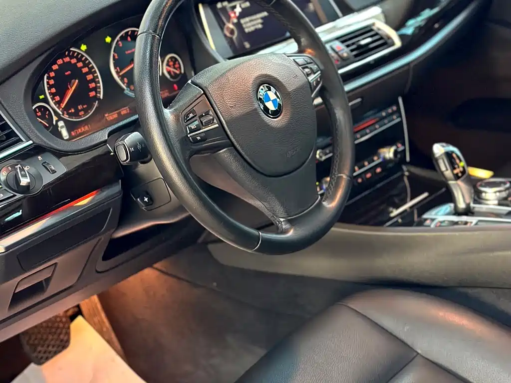 BMW 5 Series GT 2016 — фото 14