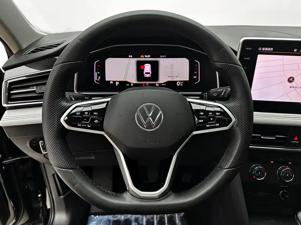Volkswagen Tiguan L 2023 — фото 20