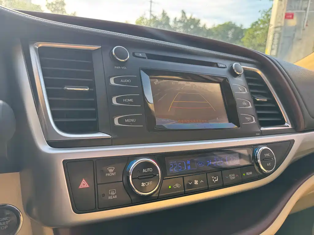 Toyota Highlander 2017 — фото 19